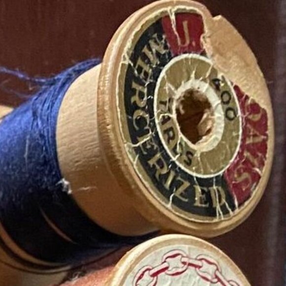 24 Antique Wooden Spools - Picture 5 of 5